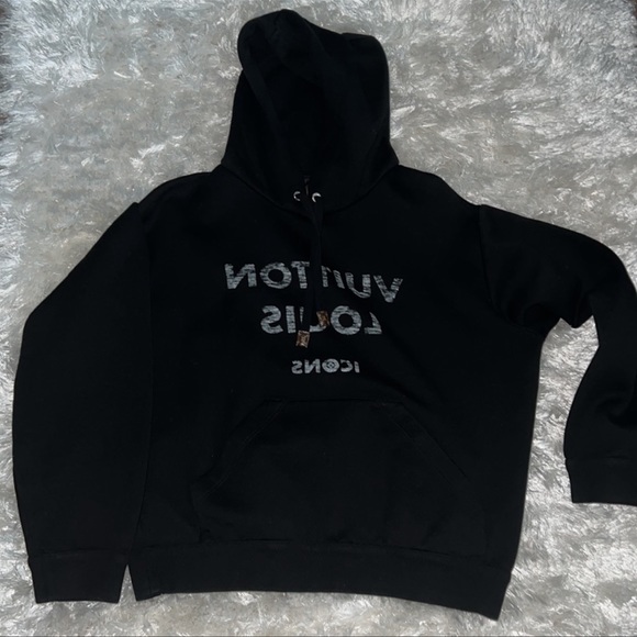 Women Louis Vuitton sweater Hoodie in very good condition. - Picture 3 of 5